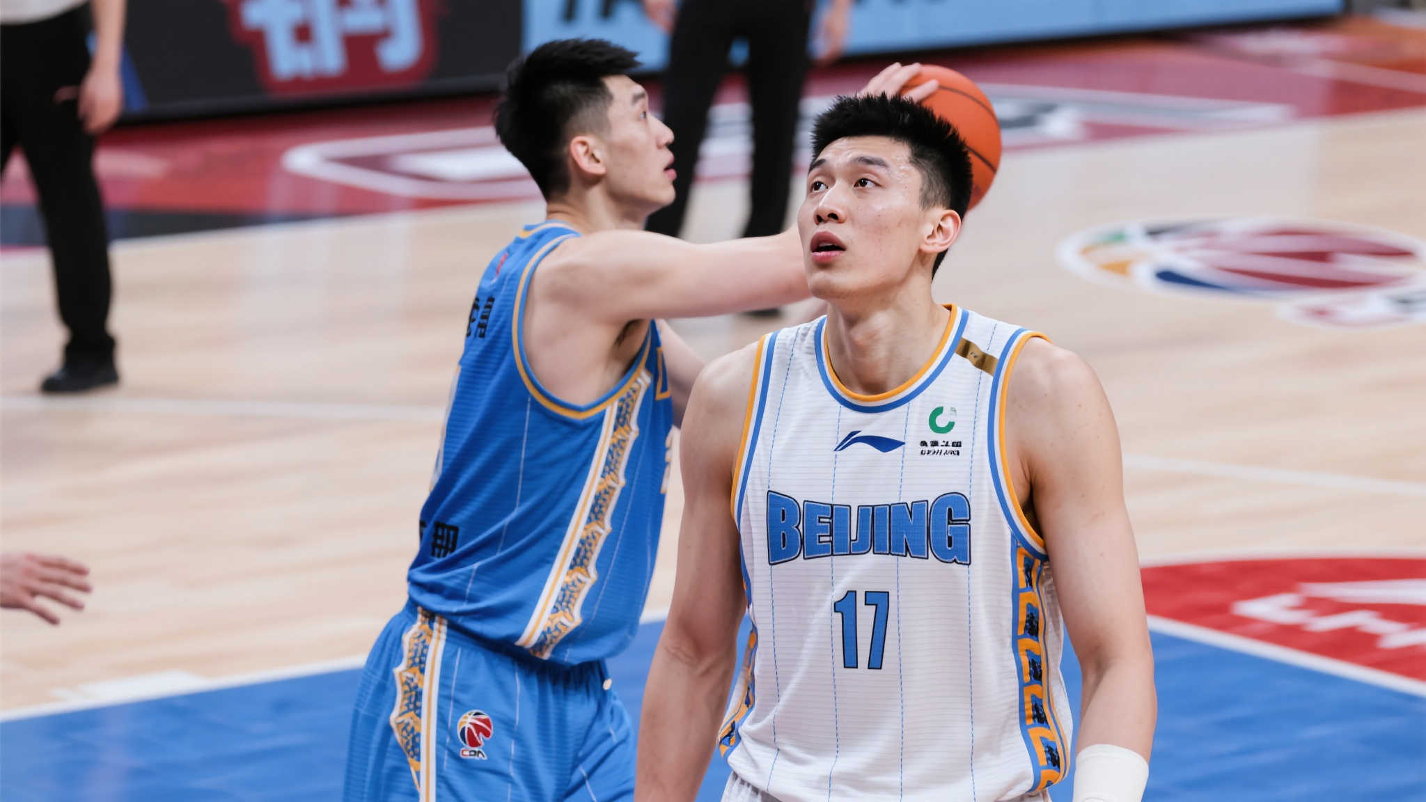 京媒:所罗门与发烧后的范子铭双双参与今日训练 京媒:所罗门与发烧后的范子铭双双参与今日训练